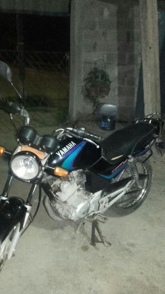 Vendo Moto Yamaha 125 Modelo 2010