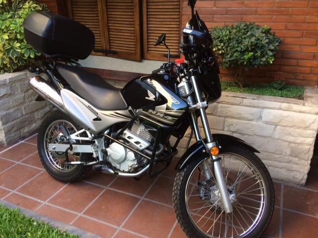 Honda Falcon 2013 con 6600 Km