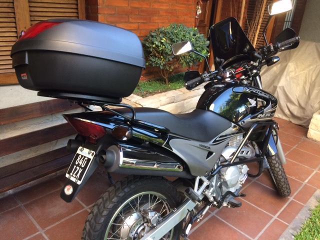 Honda Falcon 2013 con 6600 Km