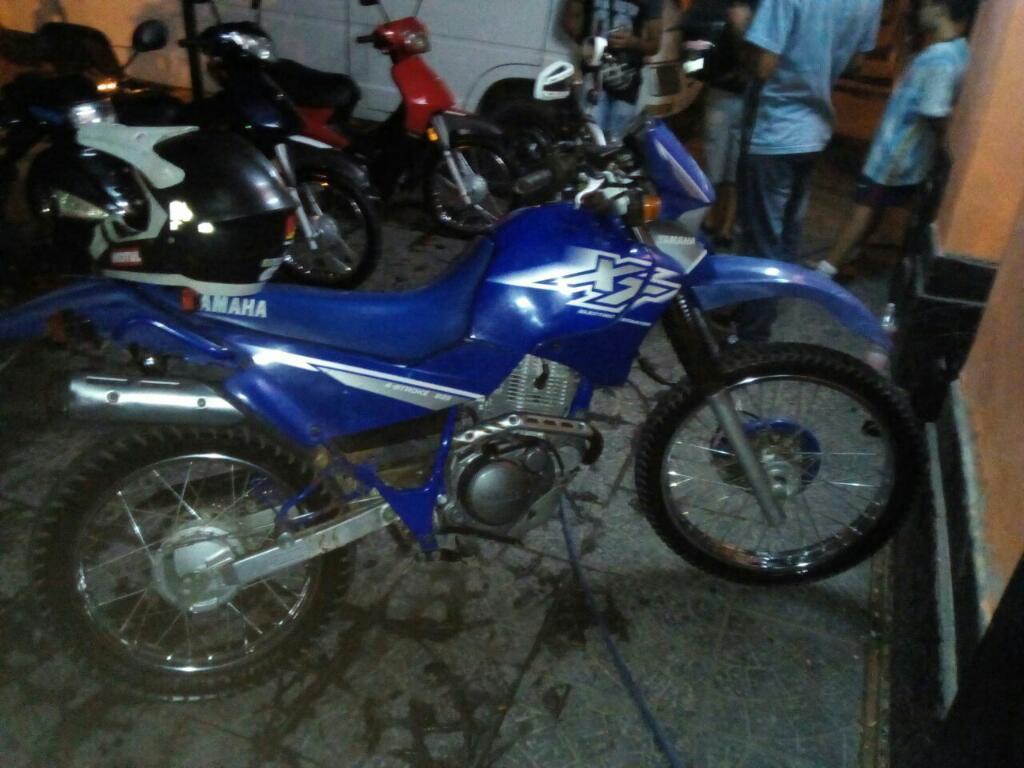 Vendo Moto Yamaha Xt 225
