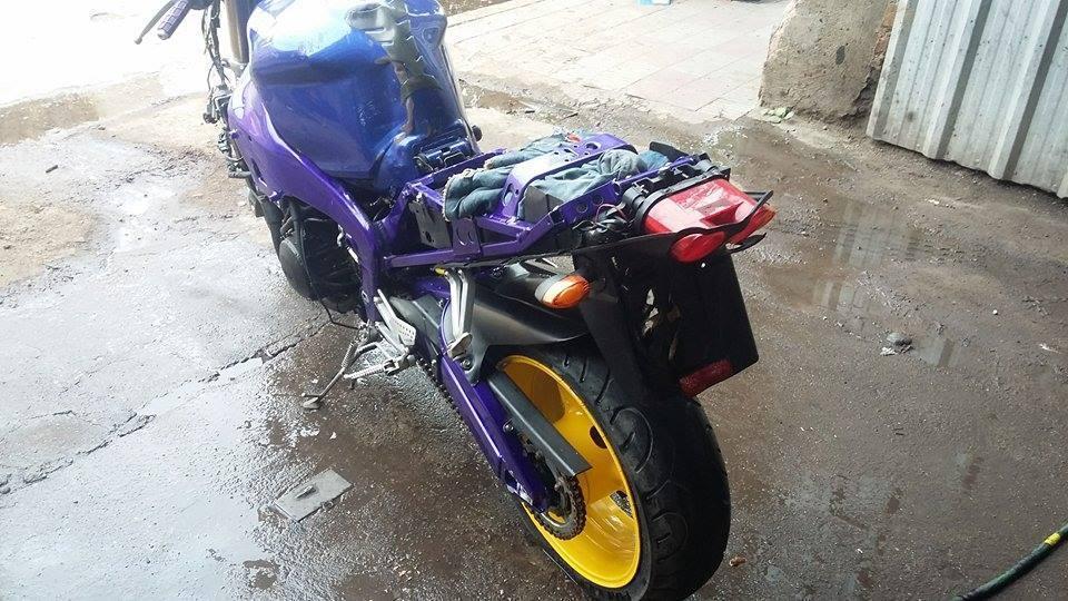 YAMAHA R1 SOLO EFECTIVO