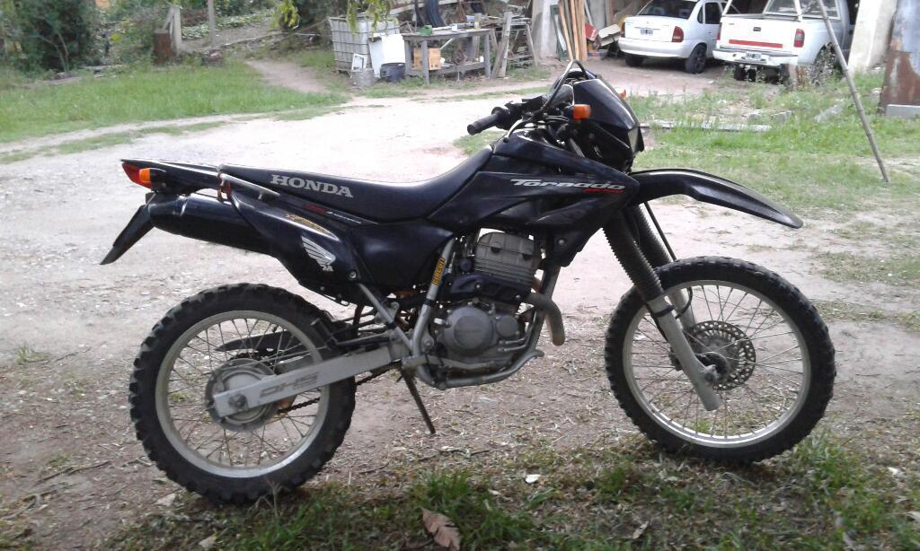 Vendo Moto Honda Tornado 250