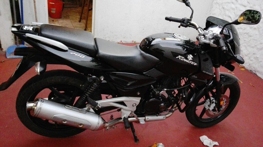 Moto Bajaj Rouser 200cc