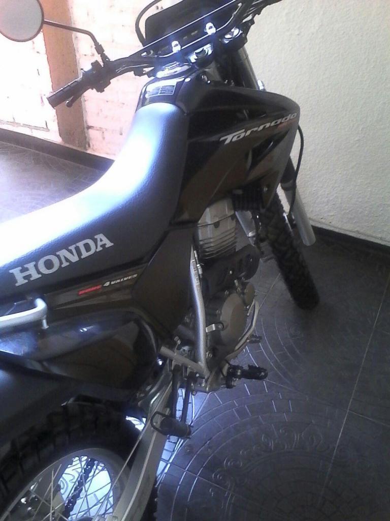 IMPECABLE HONDA TORNADO