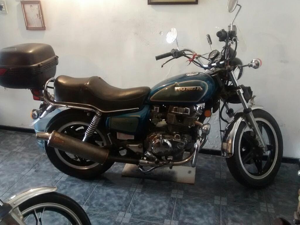 Vendo Honda Custom 400cc