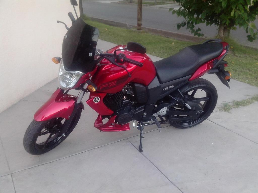 VENDO/PERMUTO FZ16 UNICA!!