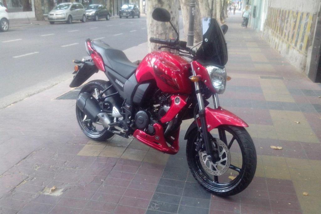 VENDO/PERMUTO FZ16 UNICA!!