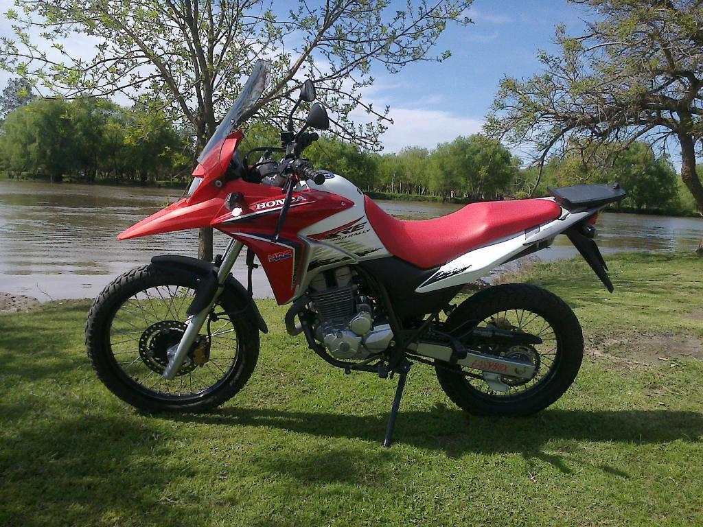 VENDO HONDA XRE 300. MODELO 2013