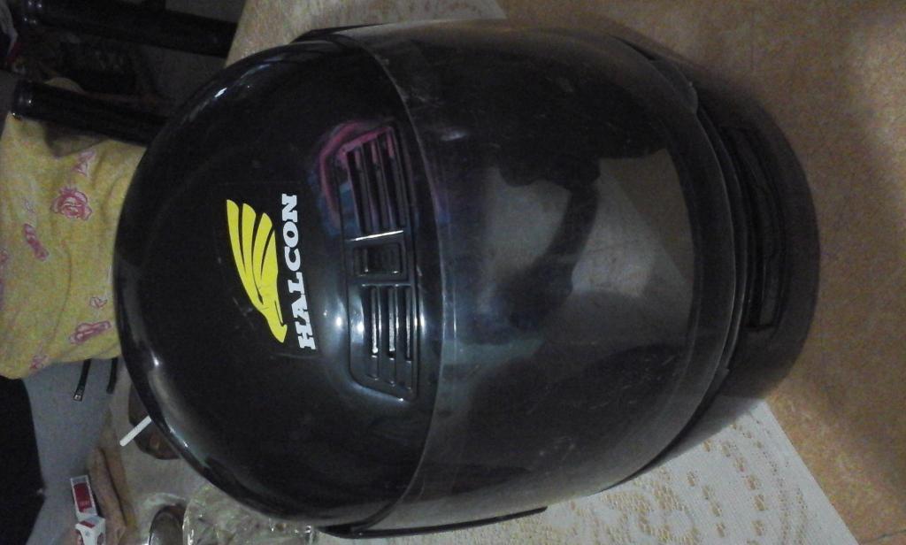 Vendo casco HALCON para moto a $400