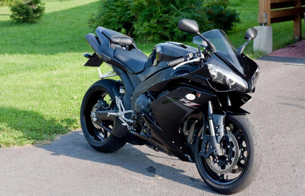 Yamaha YZFR1 Sport