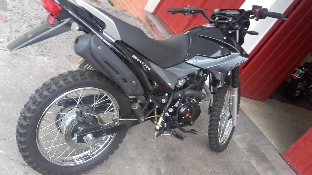 VENDO SKUA 250 AÑO 2014