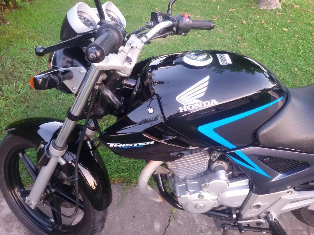 Vendo O Permuto Honda Twister