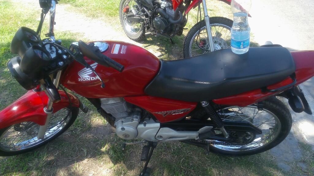 Vendo Cg 150 Modelo 2013. Incluye Alarma