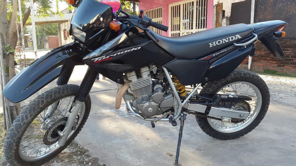 Vendo Impecable Honda Tornado