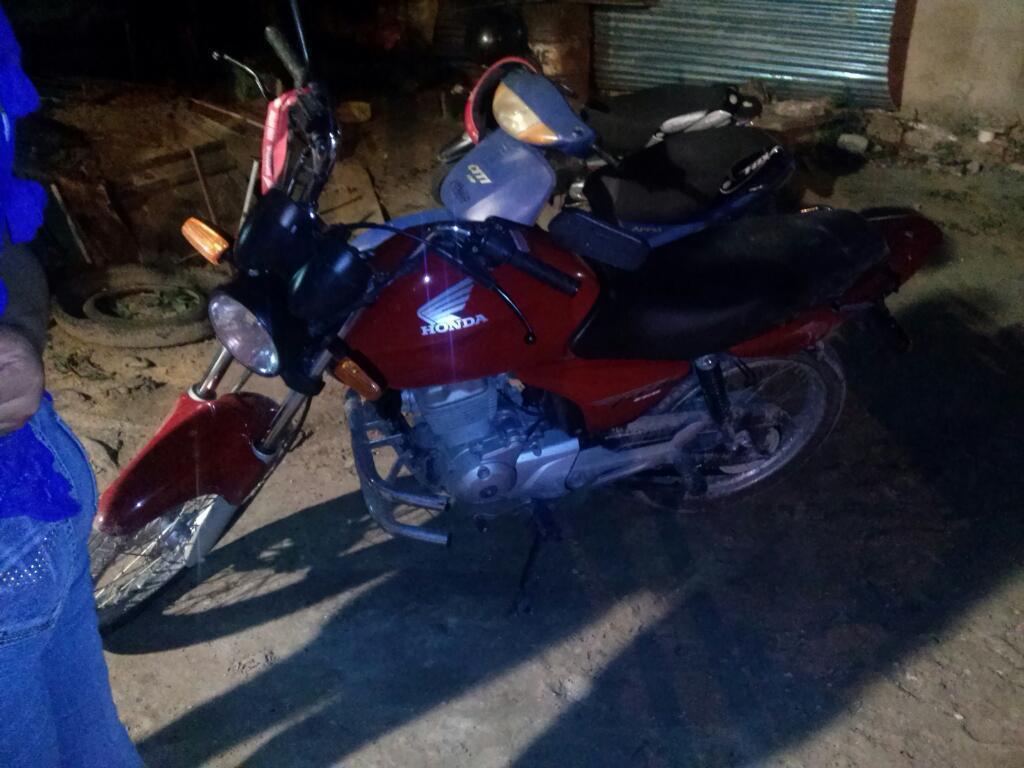 Honda Titan Impecableee