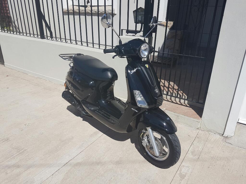 Zanella Styler 125 2016 con 1400km