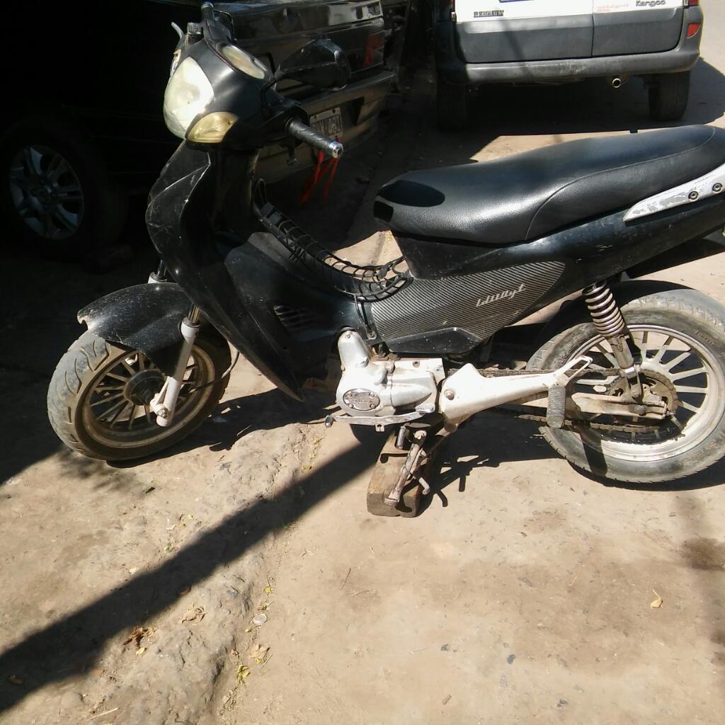 Vendo Moto Andando con Todos Los Papeles