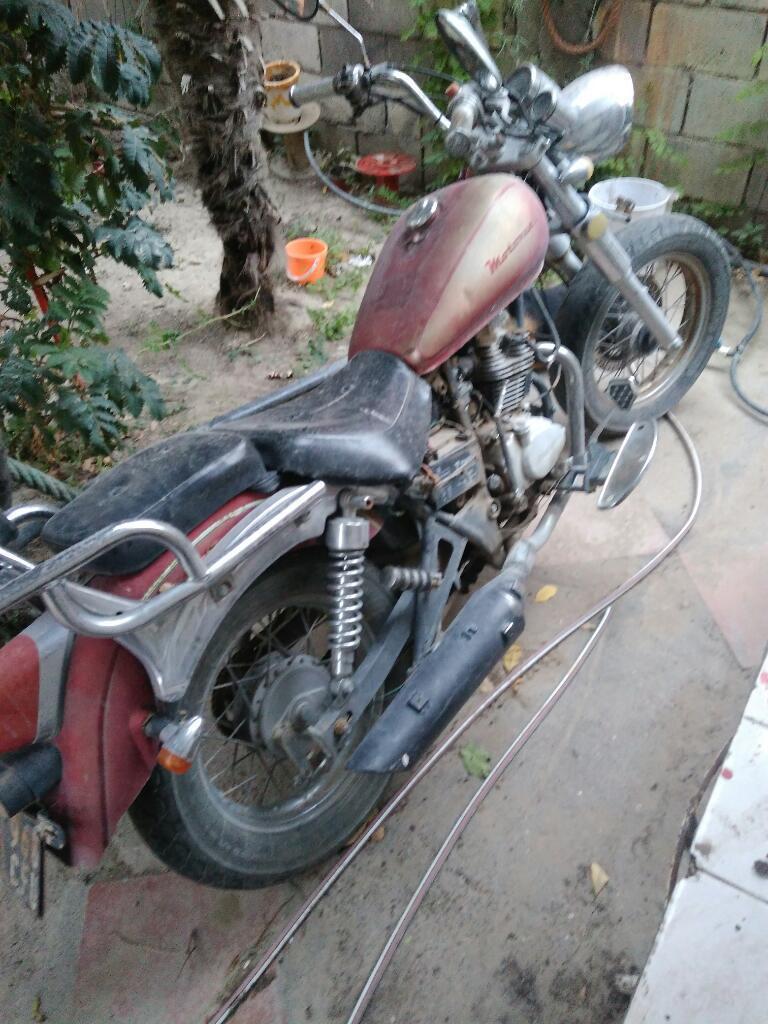 Motomel 200 ,custom . Modelo 2006