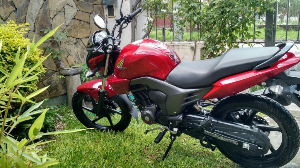 Moto Honda Invicta Como Nueva