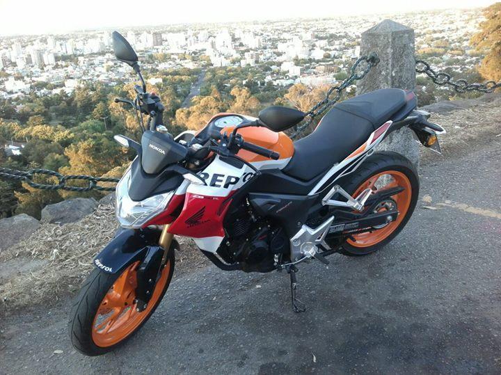Vendo Honda CB190 mod Repsol 2016 NO PERMUTO NI FINANCIO, SOLO EFECTIVO
