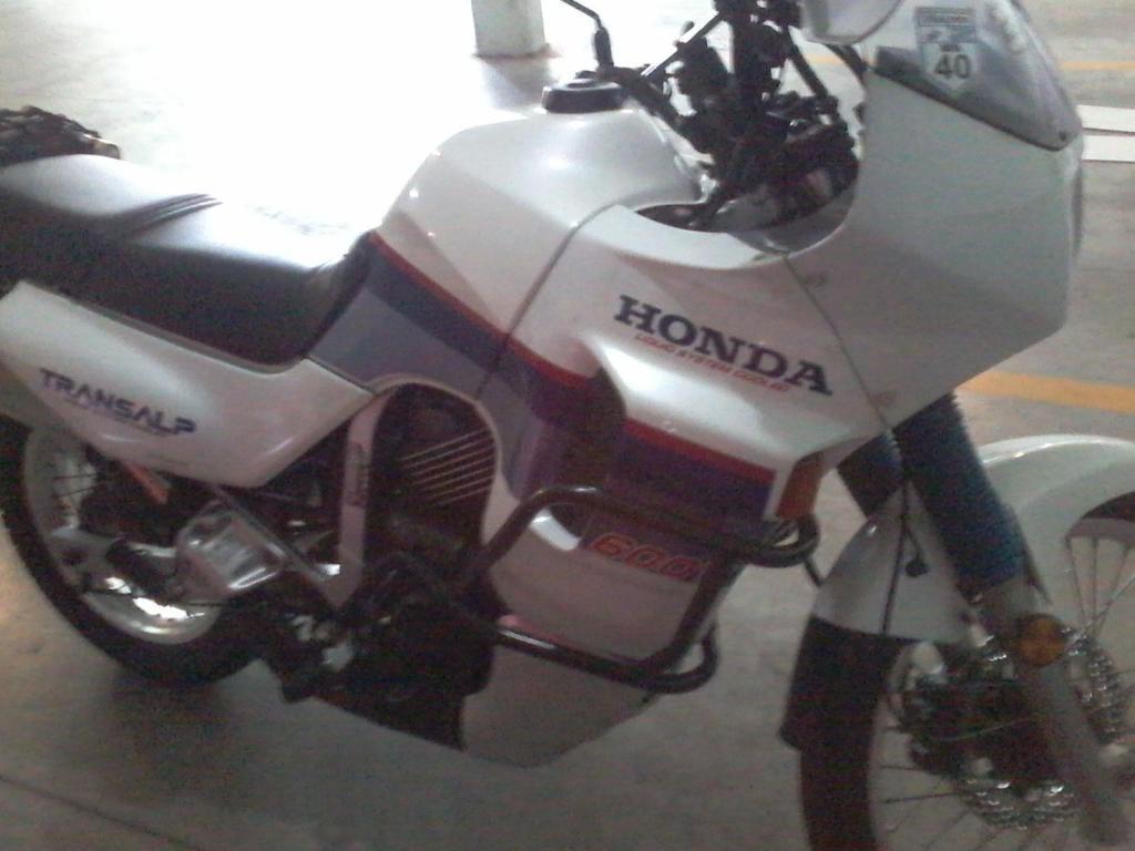Vendo Honda Transalp 1989 motor cerrado de fabrica