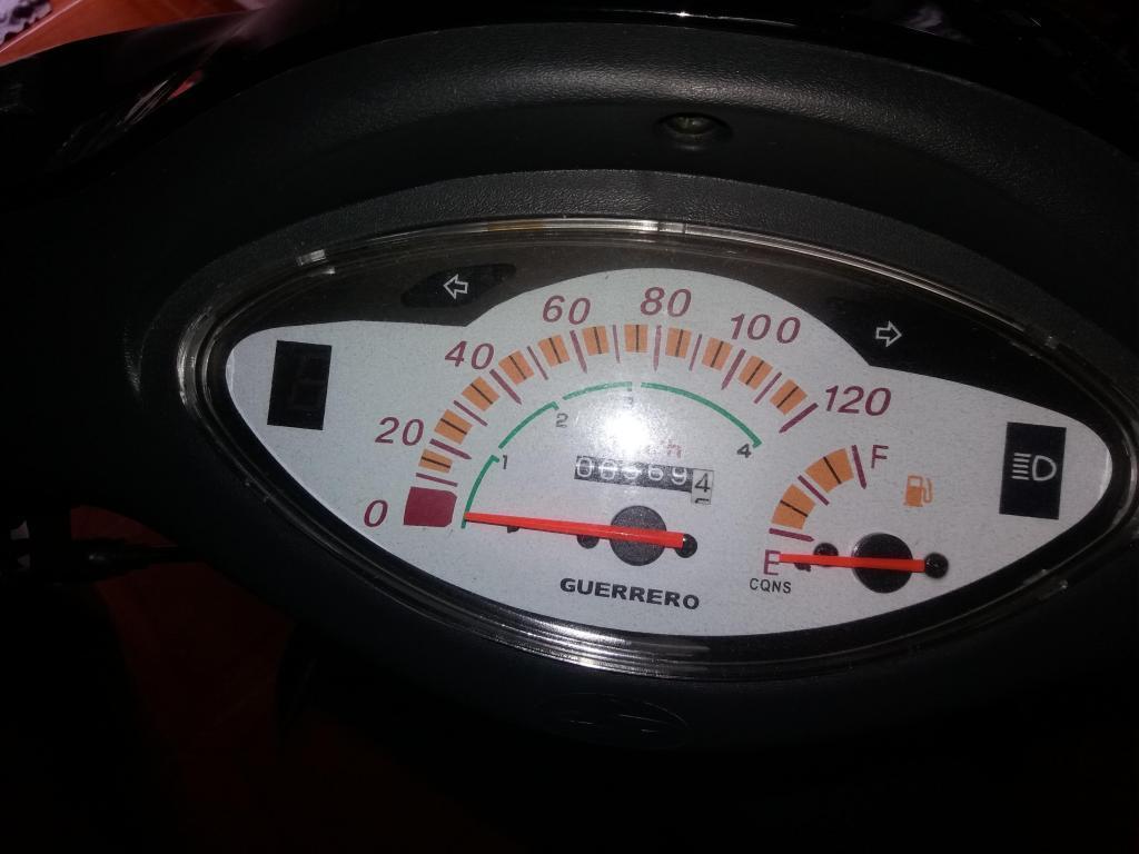 Vendo moto guerrero 110 modelo 2015 como nuevo con solo 700 km