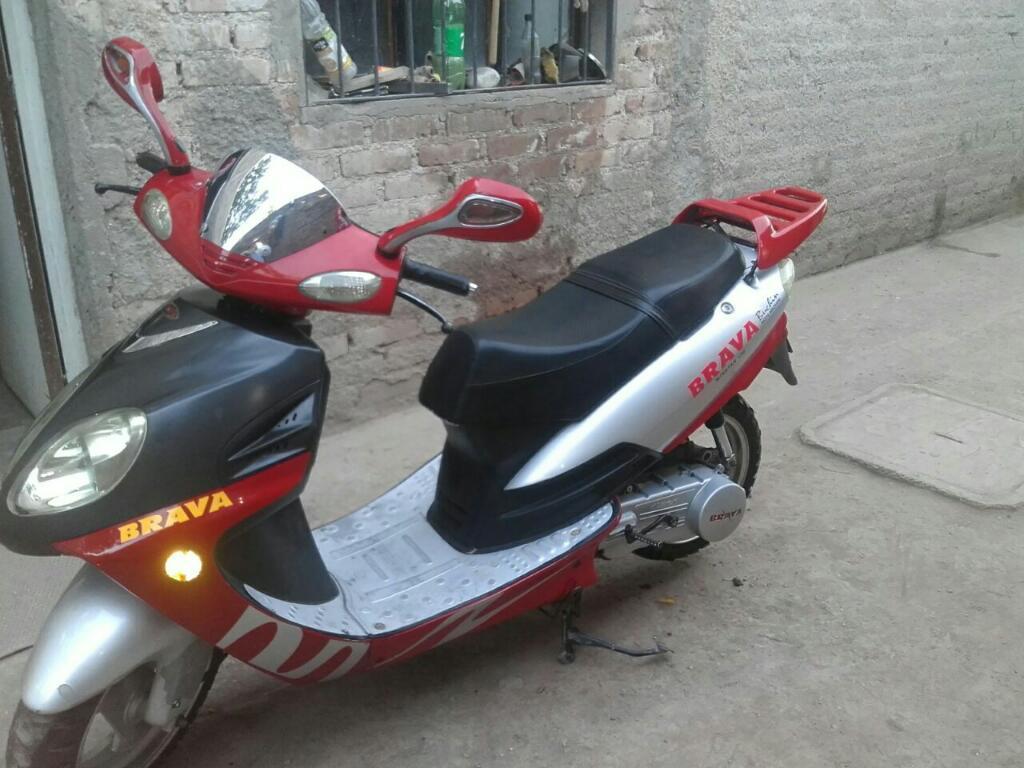 Brava 150 Scooter