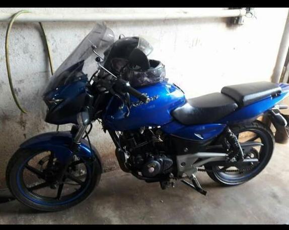 VENDO ROUSER 180 MODELO 2012