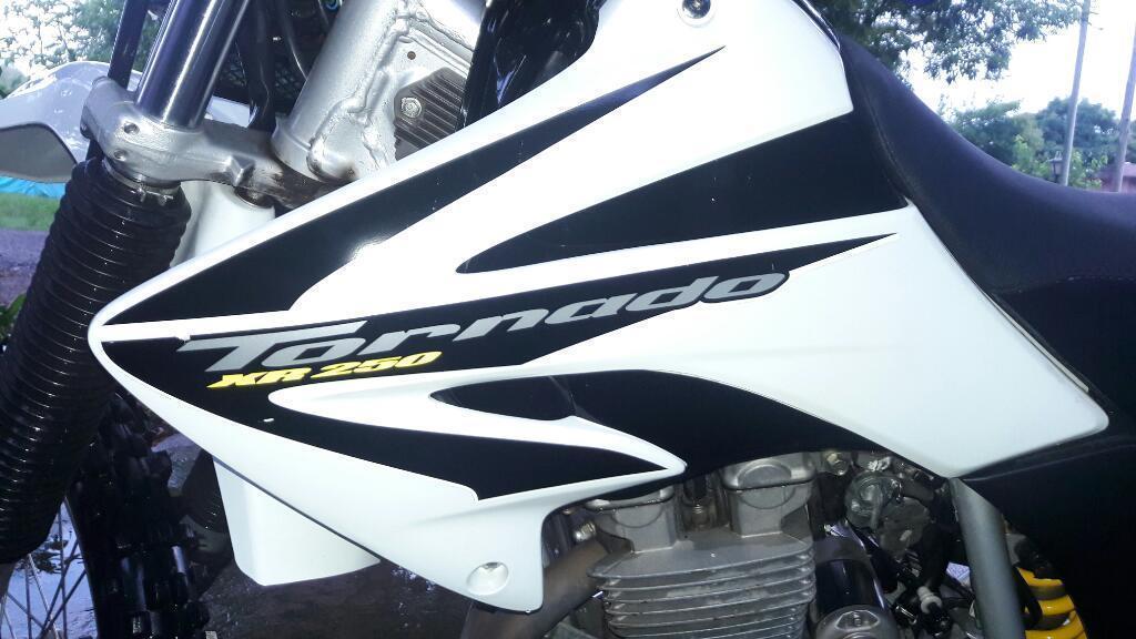 Vendo Tornado Xr250