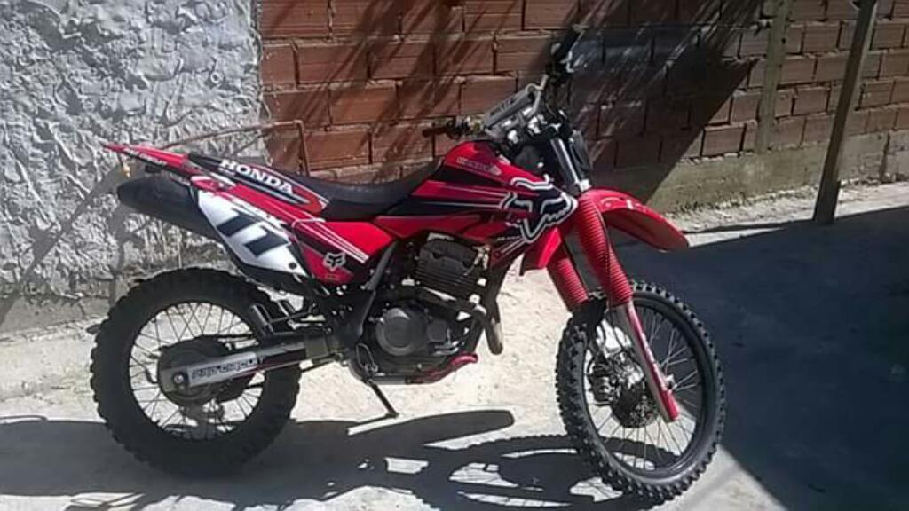 Vendo Honda Tornado 2006