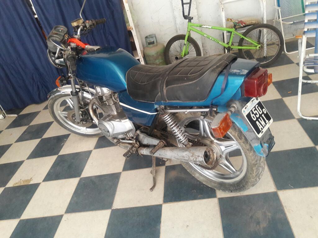 Vendo Honda Cb 400n, Titular