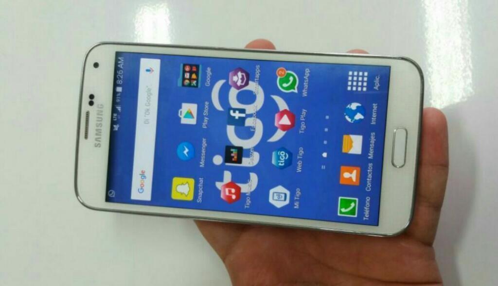 Galaxy S5 Pongo Plata Arriba por Moto