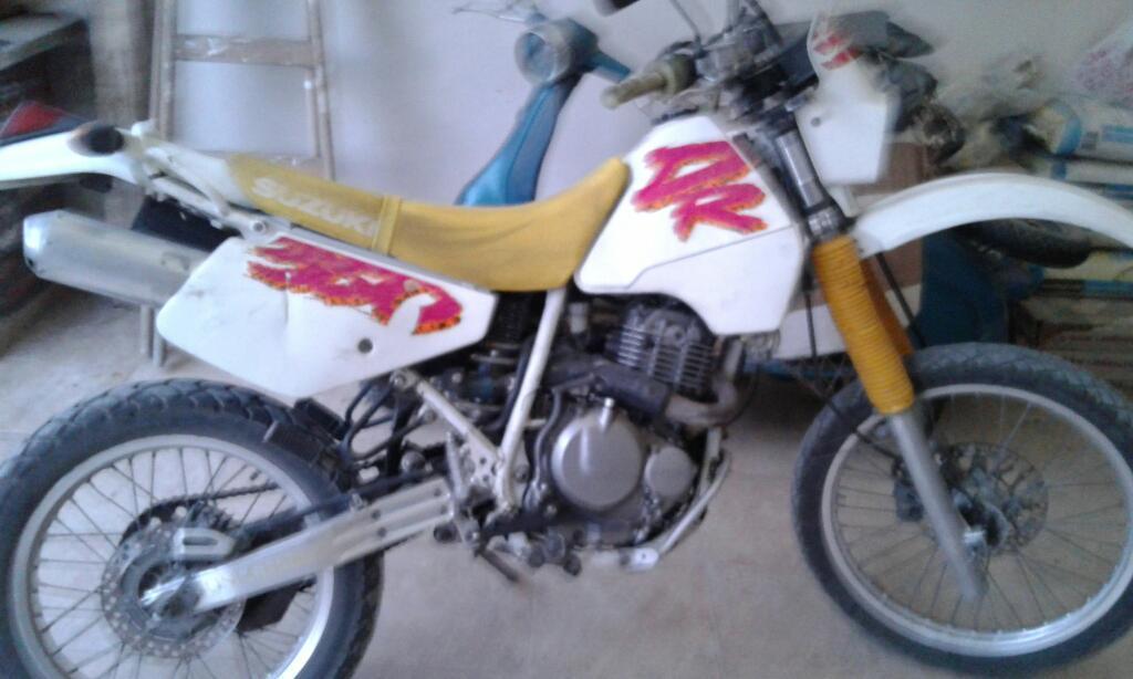 Moto Suzuki Dr 350