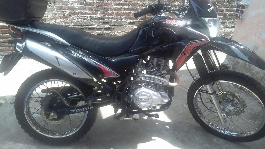 Moto Corven Triax 250 R3