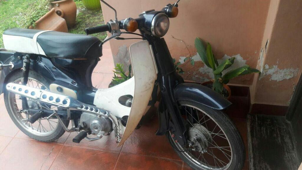 Moto Honda C90