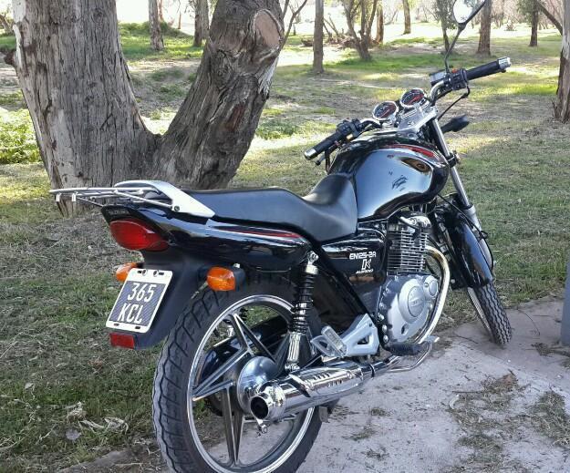 Moto suzuky 125 2en A modelo 2013 rodada enero 2014 unica mano