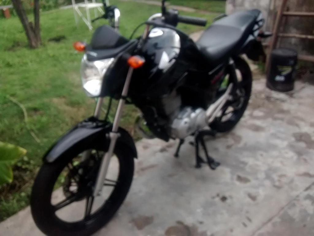 Moto Honda cg titán 2016 con alarma