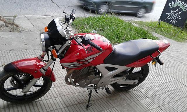 Vendo o Permuto Honda Twister CBX 250