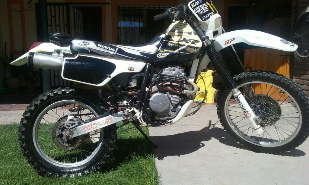 Xr250.mod.91. Titular. Papeles al dia.cubiertas nuevas.permutas. escuc