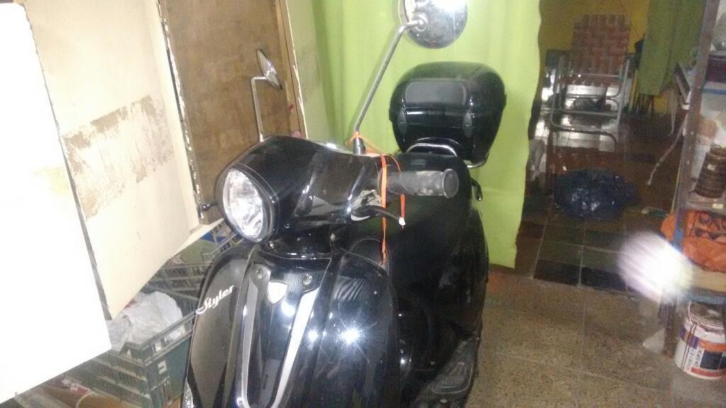 Vendo Zanella Stayler 2014. con Baul