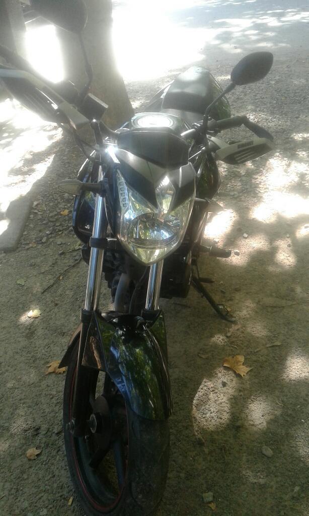 Vendo Moto Brava 200cc Pista