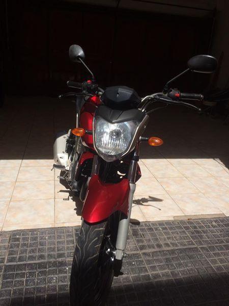 fz 16 modelo 2010, 30.000 km. papeles al día , alarma mas luz de xenon único dueño