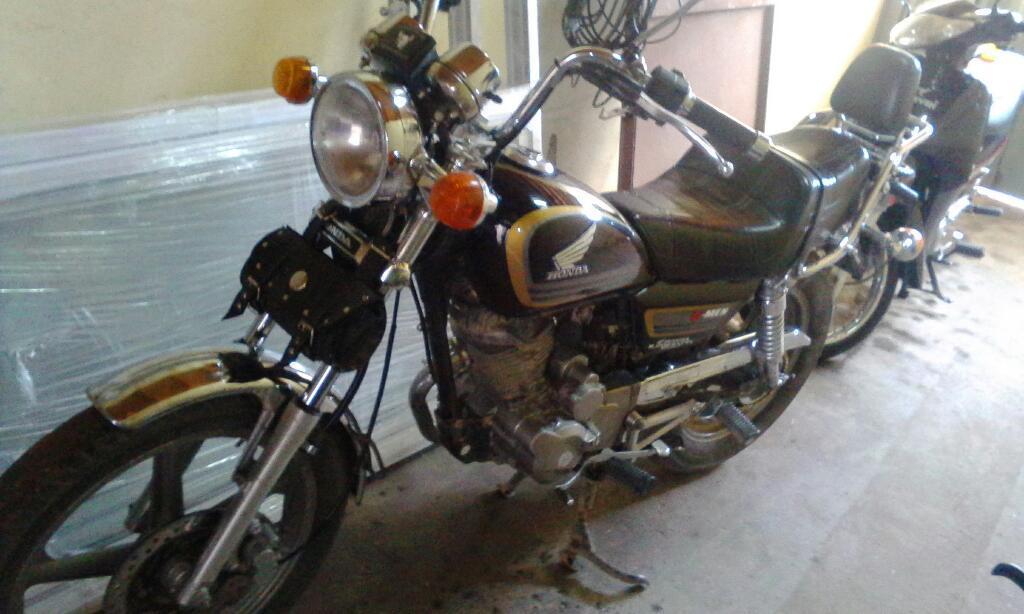 Vendo Honda V-men 125