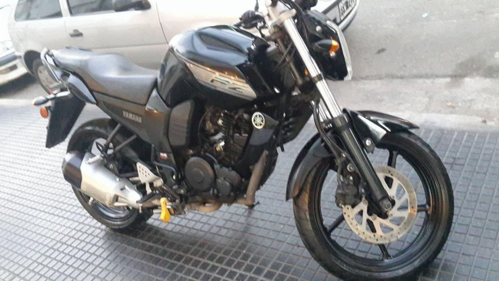 VENDO YAMAHA FZ MOD. 2013