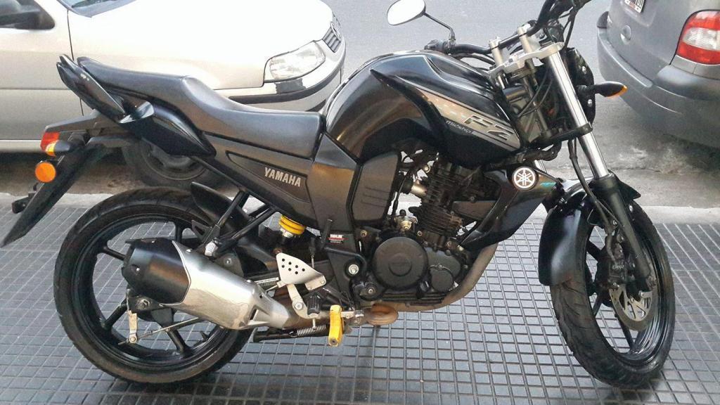 VENDO YAMAHA FZ MOD. 2013