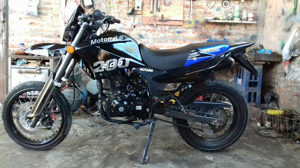 Permuto Motomel Motard 200