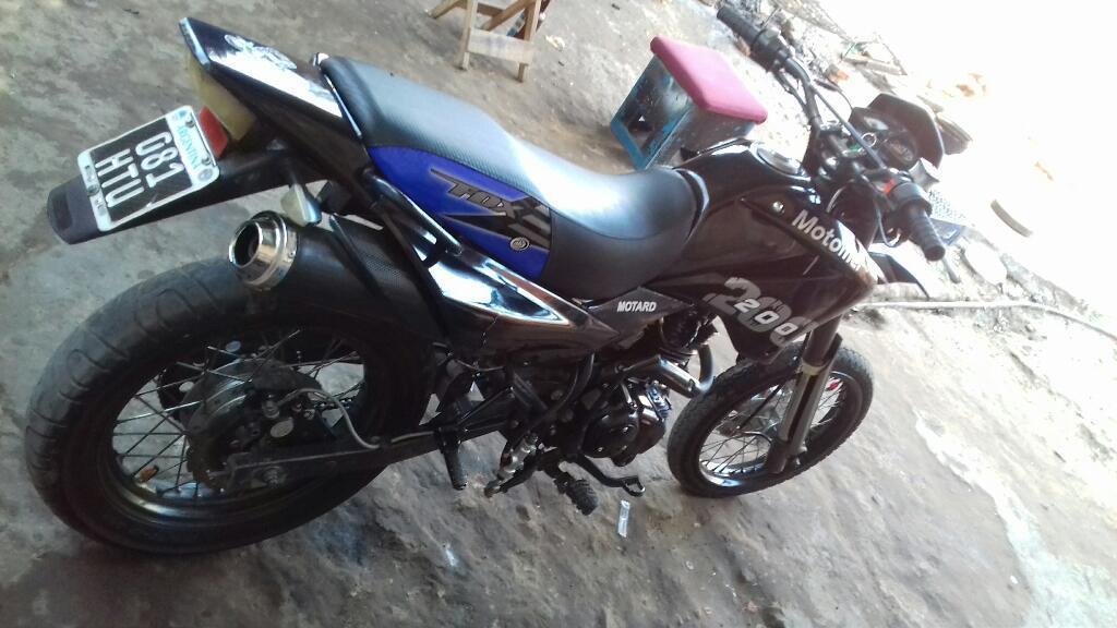 Permuto Motomel Motard 200