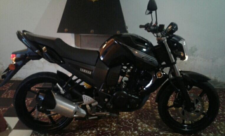 VENDO MOTO FZ IMPECABLE