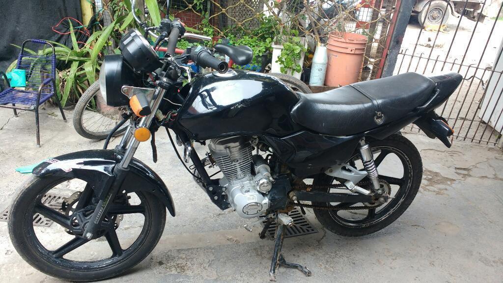 Vendo O Permuto por Auto Mondial Rd 150