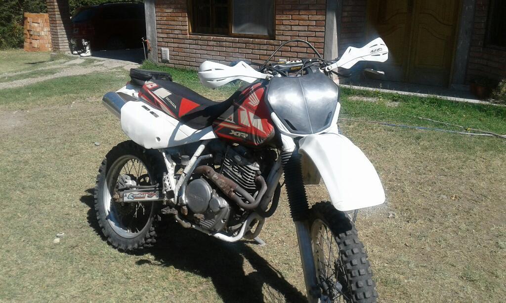 Vendo Xr 600 Modelo 93 Y Botas Número 39